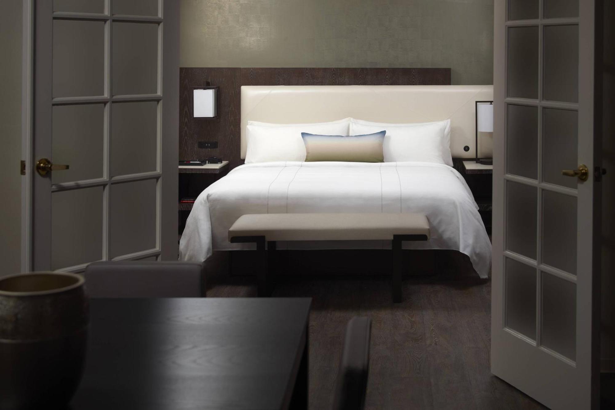 Deluxe King Suite 1 Bedroom Executive Suite 1 King