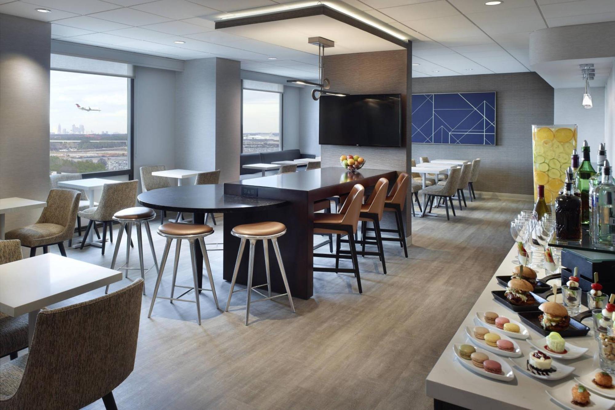 King Room Concierge Lounge Access Concierge Level