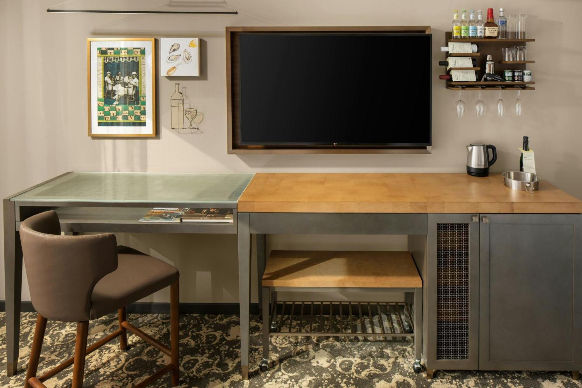 Guest room, 2 Queen,  City View Mobility & Hearing Accessible w/ Roll-in Shower)